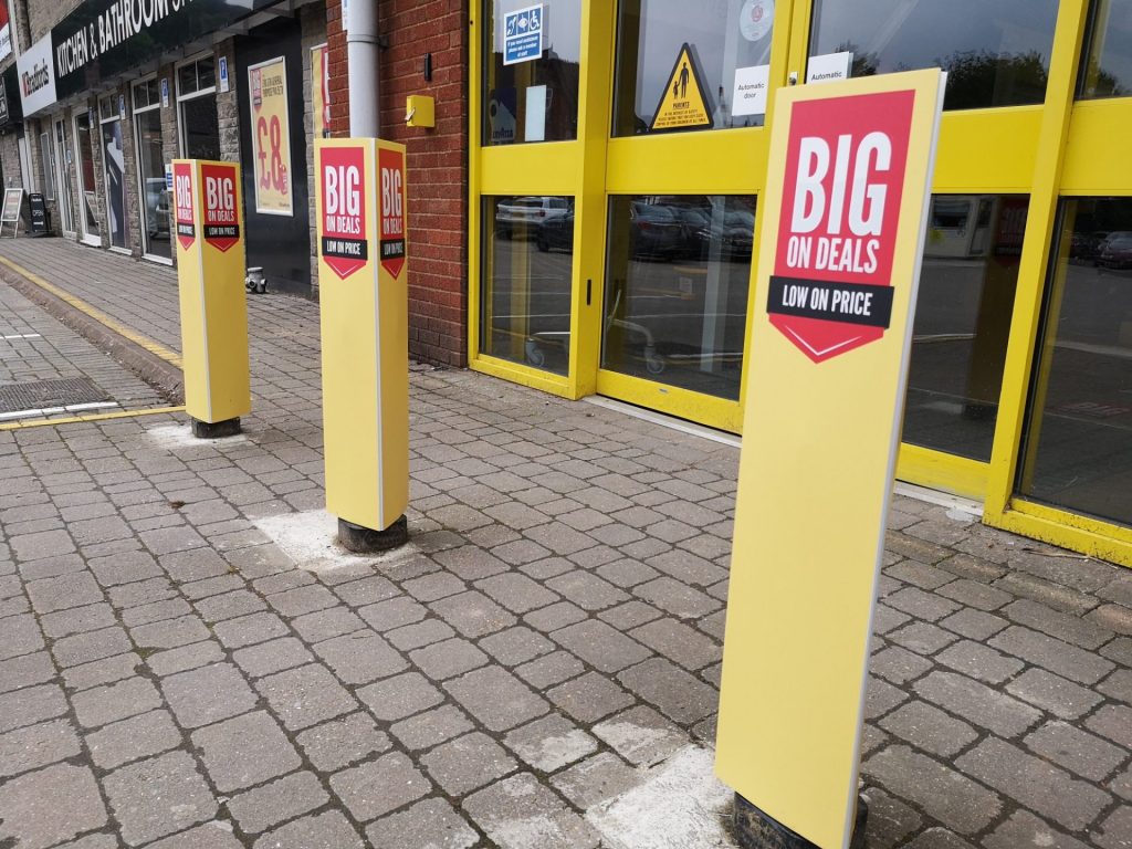 New Sign Install in Cornwall for Bradfords Helston Bayside Signs